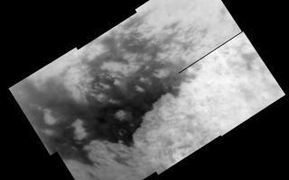 Cassini napsauttaa Titania lähikuvaan