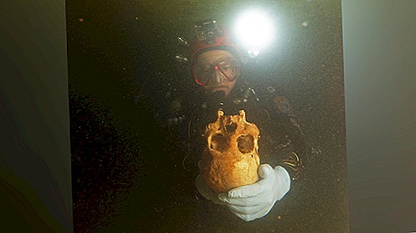 Mehhiko koopast leiti 9 900-aastane õudselt moonutatud naise skelett