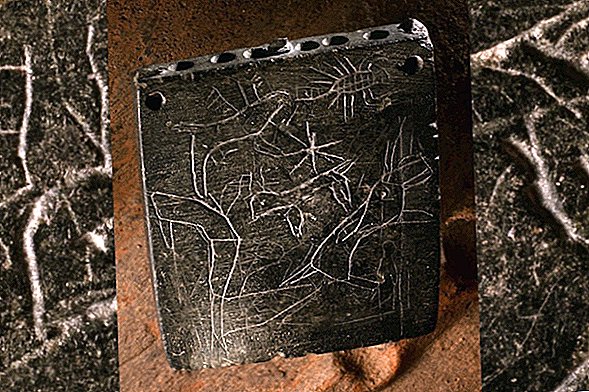 Muinaiset aramealaiset loitsut kuvaavat 'syöjää', joka tuo tulipalon uhreille