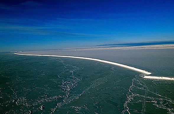تم العثور على هيكل روكي قديم أسفل القارة القطبية الجنوبية. وهي تعبث بالجليد.