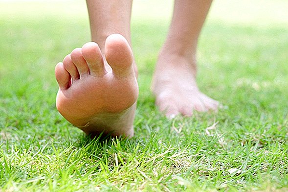 Barfota promenader ger dig kallhår som är ännu bättre för dina fötter än skor, föreslår studie