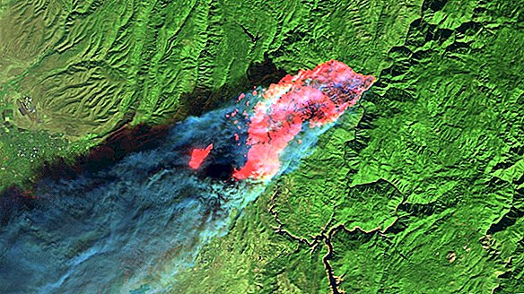 Pažvelgus į „nuostabiausią“ palydovinį vaizdą, rodantis giliausią Kalifornijos gaisrą