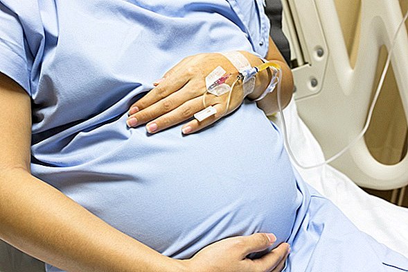 Kan gravid mamma överföra coronavirus till sitt ofödda barn? Tidig forskning säger nej.