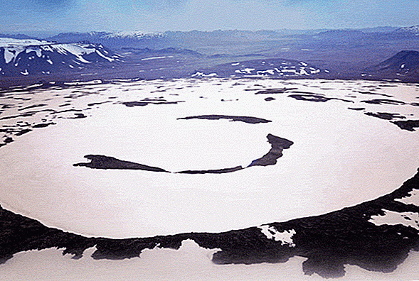 ธารน้ำแข็งแห่งแรกที่ถูกสังหารโดยการเปลี่ยนแปลงสภาพภูมิอากาศกำลังได้รับความทรงจำจากสิงสู่ในไอซ์แลนด์