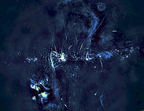 Gigantescas "bolhas" de energia de rádio localizadas no centro de nossa galáxia. Como eles chegaram lá?