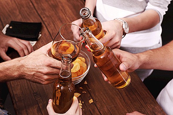 Hoe alcohol en darmschimmel samenwerken om uw lever te beschadigen