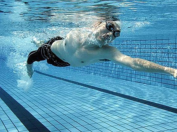 Como os melhores nadadores podem ir mais rápido: tudo está nos dedos