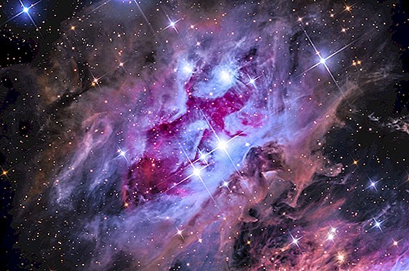 In afbeeldingen: Rising 'Phoenix' Aurora en Starburst Galaxies verlichten de lucht
