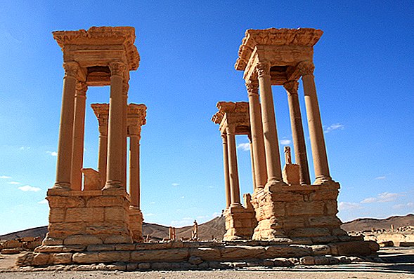 사진 : 팔미라 고대 도시의 상징적 기념물 파괴
