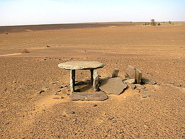 En fotos: misteriosas estructuras de piedra en el Sahara