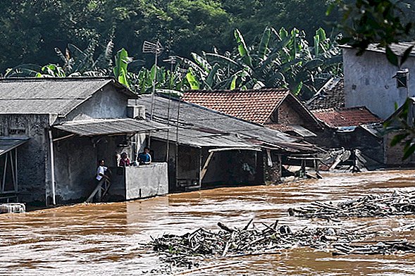 Indonesiens massive Hauptstadt sinkt ins Meer. Das Land will es also bewegen.