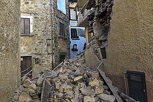 이탈리아 지진 : 지진을 여진으로 만드는 이유는 무엇입니까?
