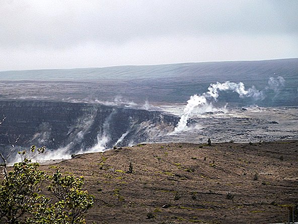 El hombre sobrevive a una caída de 70 pies en el volcán Kilauea de Hawai