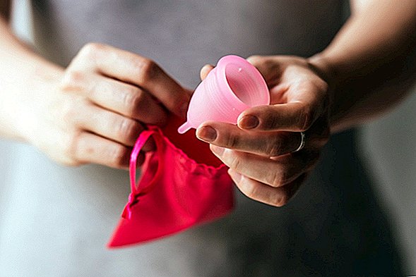Menstruacinės taurės yra saugios, tačiau lieka klausimų apie „toksiško šoko“ riziką, apžvalgos išvados