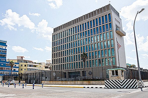 Dėl akivaizdaus JAV ambasados ​​Kuboje išpuolio kaltinamas mikrobangų ginklas