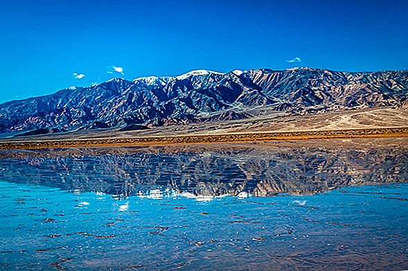 Miles-Long Lake duikt op in Death Valley