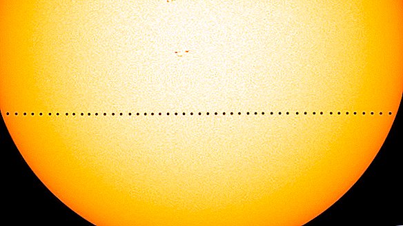 El lunes, Mercurio hace una rara aparición con una caminata a través del sol. Aquí está cómo verlo.