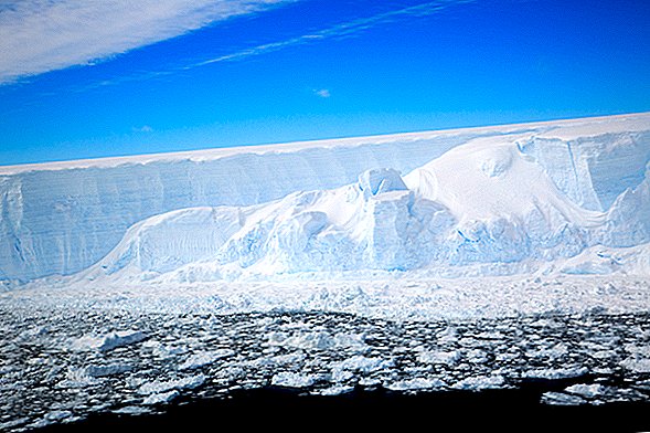 Iceberg monstruo antártico obtiene su gran oportunidad en el primer video de su clase