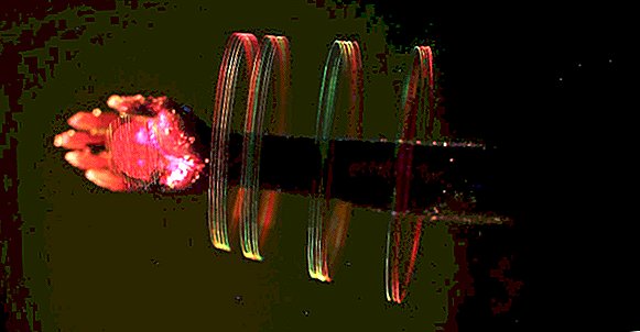 Un nouvel appareil «hologramme» fait léviter des particules pour créer des objets 3D dans l'air mince