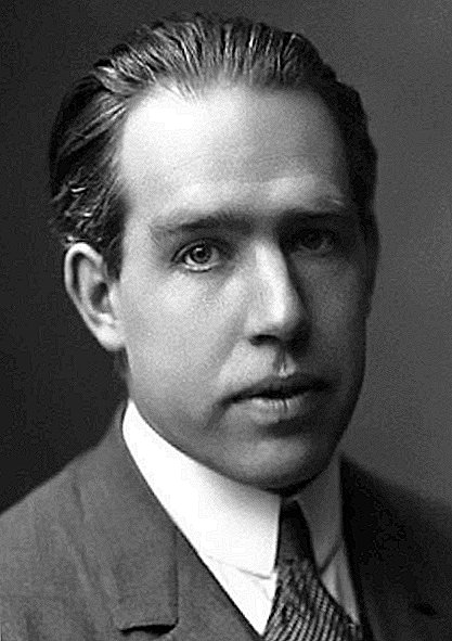 Niels Bohr: biografía y teoría atómica