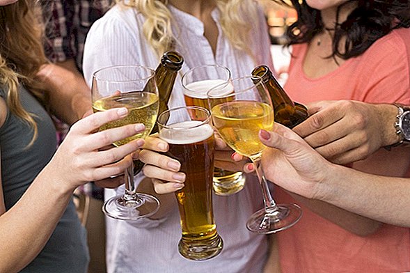 No, bere "birra prima del vino" non impedirà i postumi di una sbornia, secondo i risultati dello studio