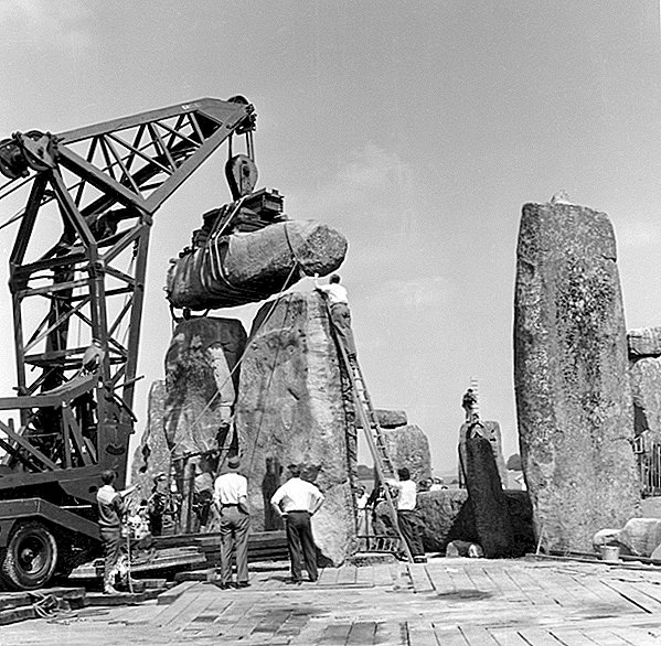 ชิ้น Stonehenge ที่ครั้งหนึ่งเคยขาดหายไปจะเผยให้เห็นว่าหินยืนอันเป็นสัญลักษณ์ถูกทำลาย