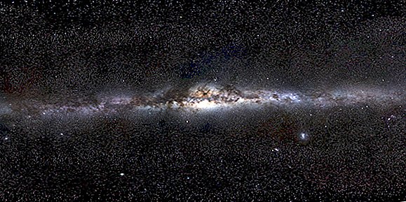 Naša velika, odrasla galaksija je tako množična kot 890 milijard soncev