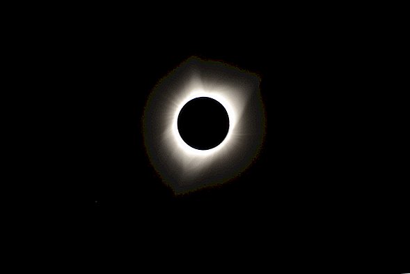Foto's: The Adventure Behind Eclipse Chasing