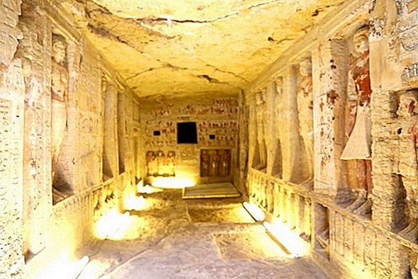 写真：サッカラで発見された絶妙に保存された古代の墓
