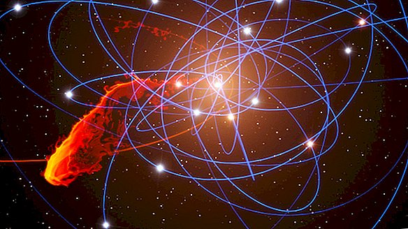 Các nhà vật lý gần gũi hơn với việc giải quyết bí ẩn về vòng phát sáng kỳ lạ xung quanh hố đen của dải ngân hà