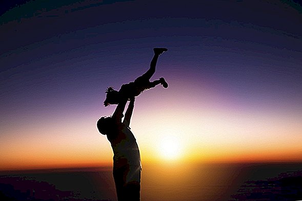 Babanın Bilimi: Nişanlı Babalar Çocukların Gelişmesine Yardımcı Olur
