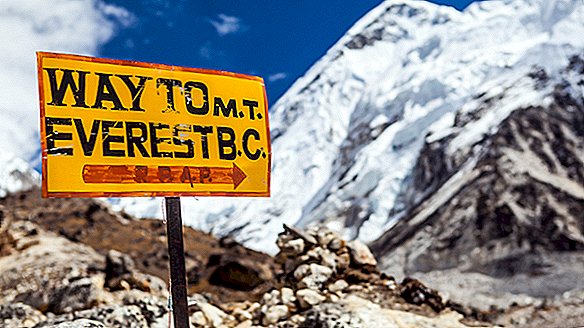 Imagini prin satelit spion Descoperă pierderea de gheață pe Muntele Everest