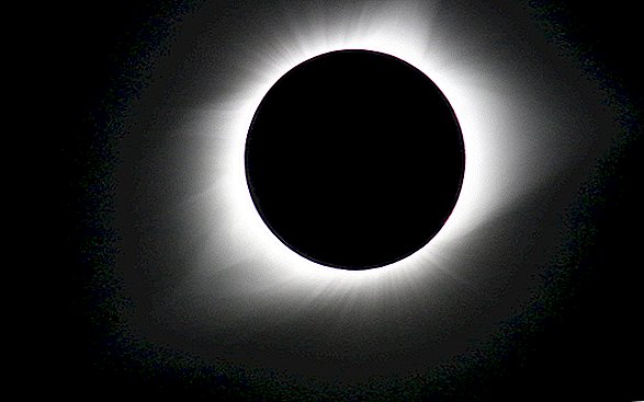 Завтра повне сонячне затемнення: ось що потрібно знати