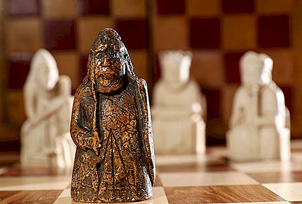 فقدت قطعة الشطرنج الغاضبة هذه التي تعود إلى العصور الوسطى منذ 200 عام تقريبًا. الآن يمكن أن يجلب أكثر من 1 مليون دولار.