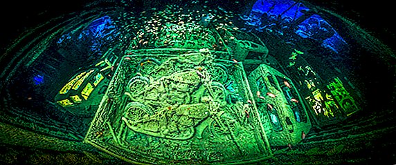 Este cemitério subaquático da Segunda Guerra Mundial é assombroso e surpreendente