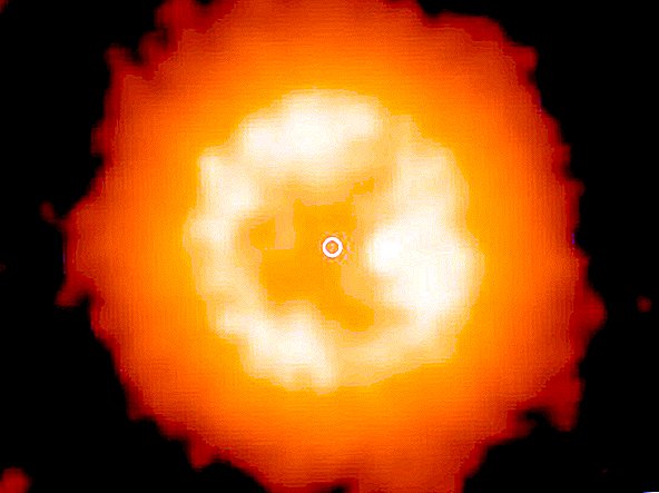 Két fehér törpe csillag ütközött és visszatért a halottból. Hamarosan Supernova lesz.