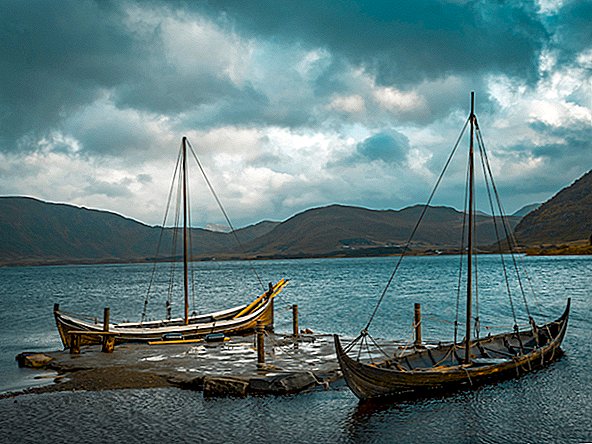 Ebatavaline viikingite matmispaik Norras sisaldab kahte virnastatud paati, millest igaühel on kere