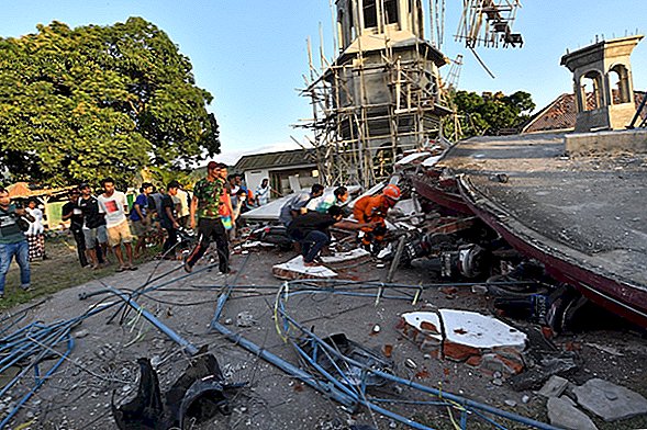 ما الذي تسبب في زلزال هائل بقوة 7 درجات إندونيسي؟
