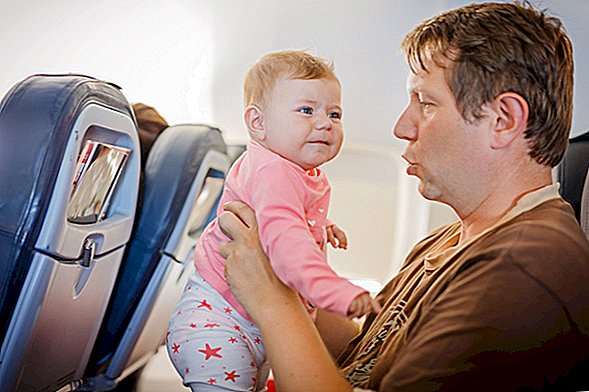 Por que os bebês choram em aviões?