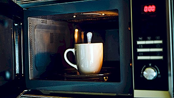 Mengapa Metal Spark dalam Microwave?