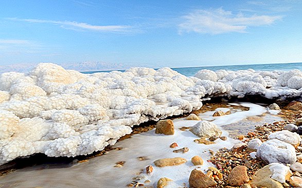 لماذا هو "ثلج" الملح في البحر الميت؟