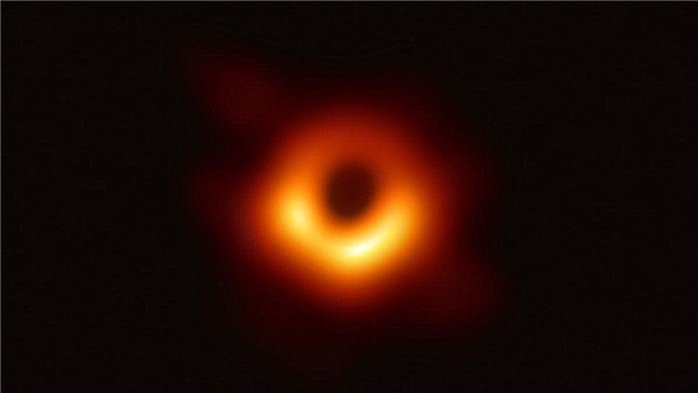 1 rok po epické fotografii černé díry sní tým týmu Horizon Telescope velmi velký sen