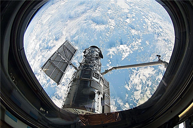 Щасливого 30-го, Хаббл! Науковий канал сьогодні відзначає спеціальний значок космічного телескопа.