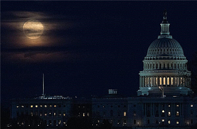 이 멋진 사진에서 뉴욕과 워싱턴 D.C.의 2020 Super Worm Moon을보십시오