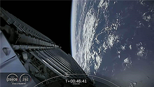 „SpaceX“ ruošiasi kitam „Starlink“ palydovo megakonstellacijos paleidimui su raketų bandymu
