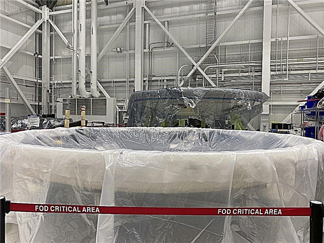 Boeing viser 1. starliner bestemt til at bære besætningen til rummet