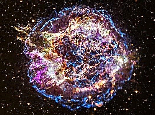 Regardez comme une supernova se transforme et ses ondes de choc rapides s'inversent