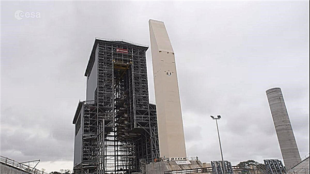Se Gantry Europas nye Ariane 6-raket tage sit første testkørsel (Time-Lapse-video)
