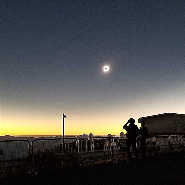 Total Solar Eclipse Thrills Skywatchers in tutto il Sud America
