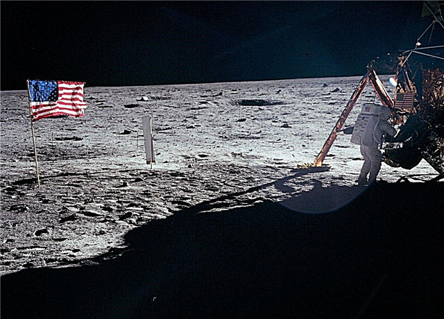 Neil Armstrong fia emlékeztet „Első ember” apjára, amikor az Apollo 11 tételt aukción indítja
